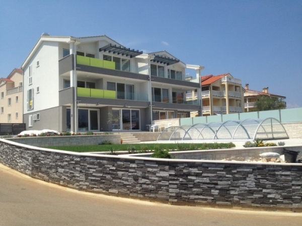 Nowe apartamenty bezpośrednio nad morzem, spokojna okolica