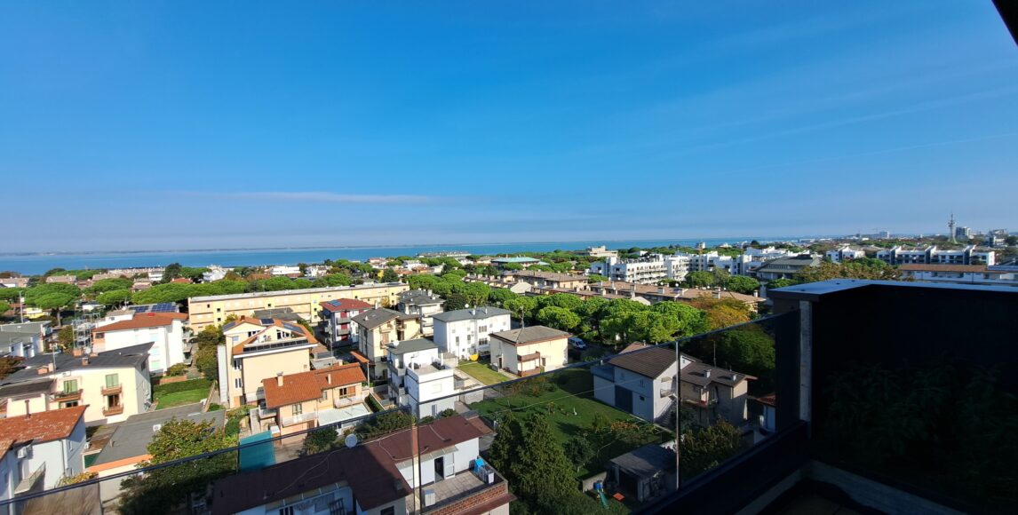 Luksusowy penthouse 550 metrów od plaży z przestronnym tarasem
